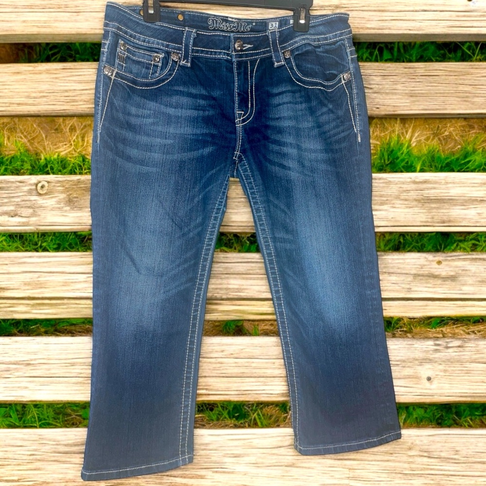Miss Me Women’s Dark Blue strait leg Capri w/ Jewels & embroidery sz 31 W 21 L